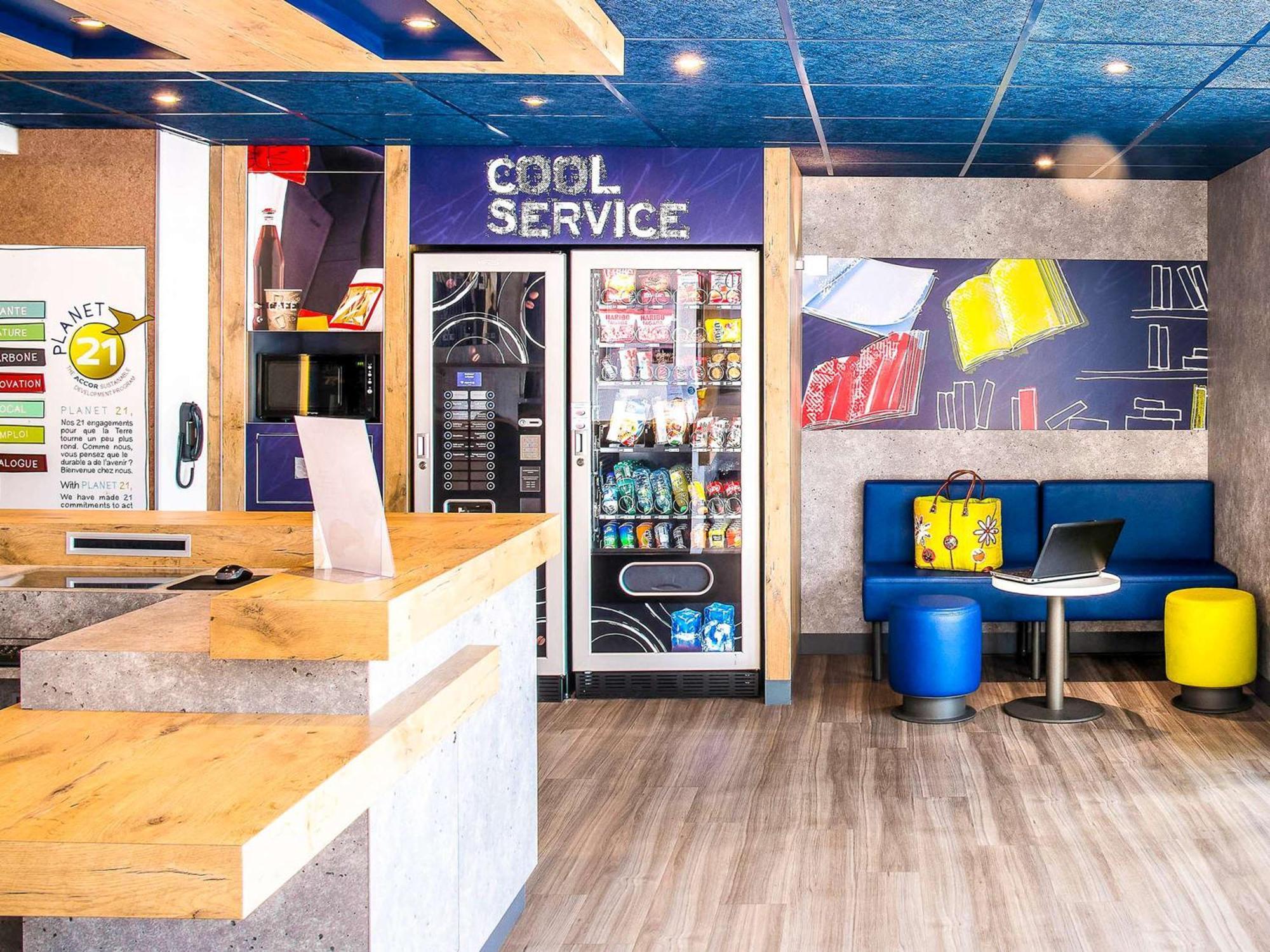Ibis Budget Issoire Esterno foto