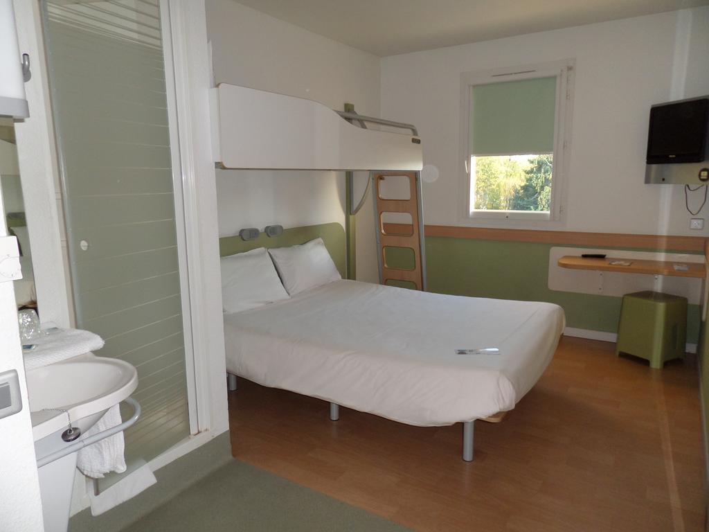 Ibis Budget Issoire Camera foto