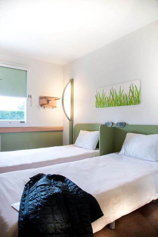 Ibis Budget Issoire Esterno foto