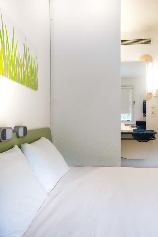 Ibis Budget Issoire Esterno foto