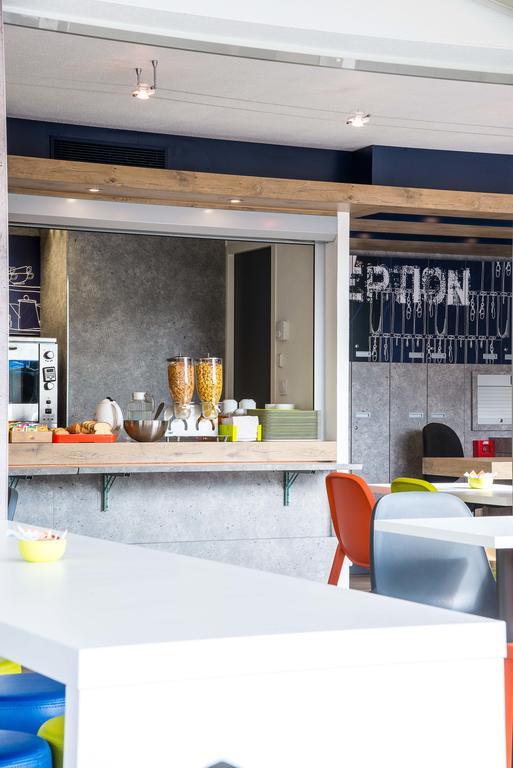 Ibis Budget Issoire Esterno foto