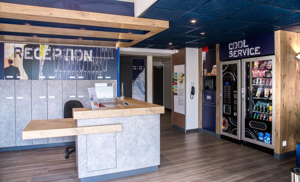 Ibis Budget Issoire Esterno foto