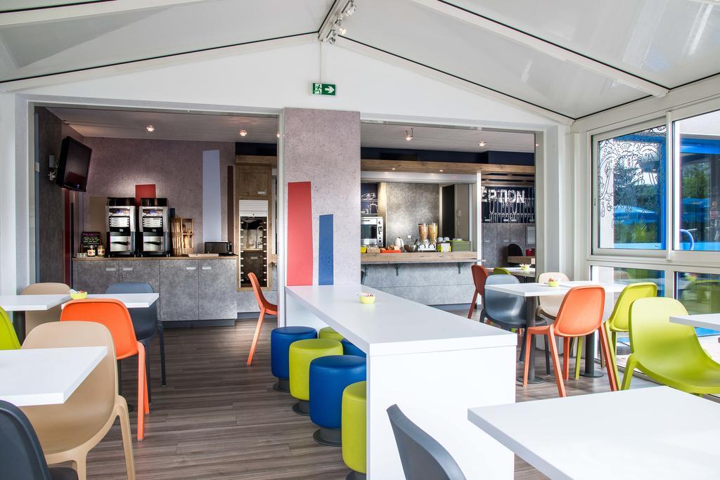 Ibis Budget Issoire Esterno foto