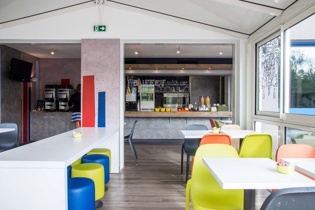 Ibis Budget Issoire Esterno foto