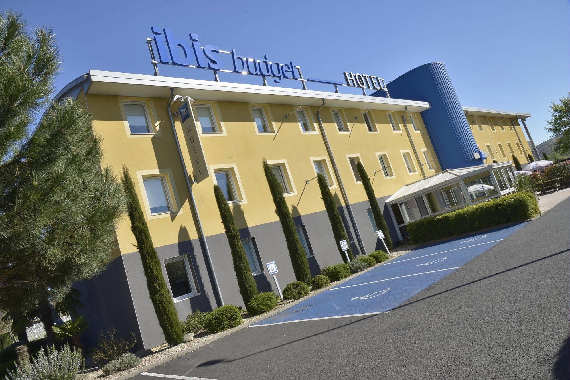 Ibis Budget Issoire Esterno foto
