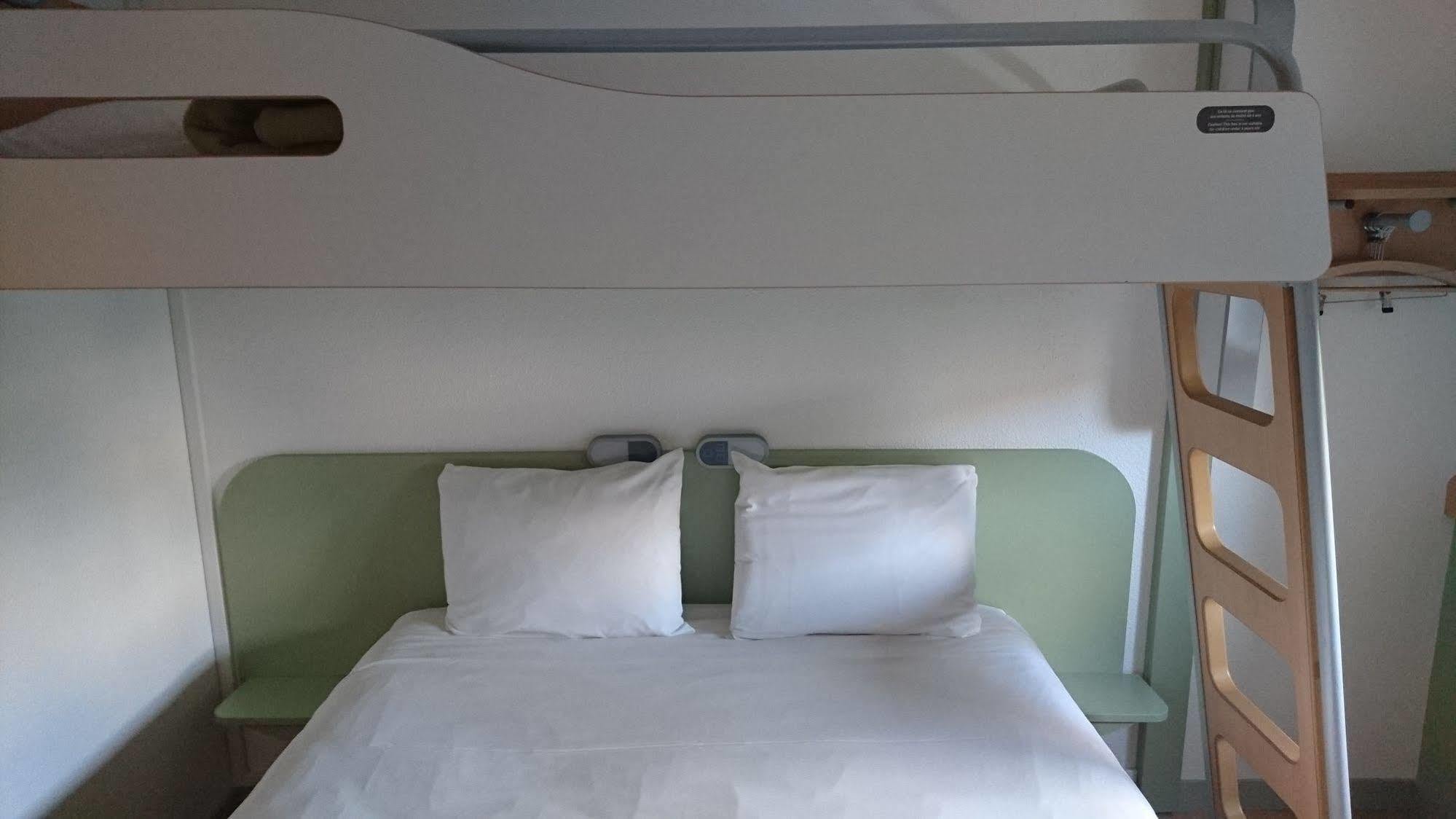 Ibis Budget Issoire Esterno foto