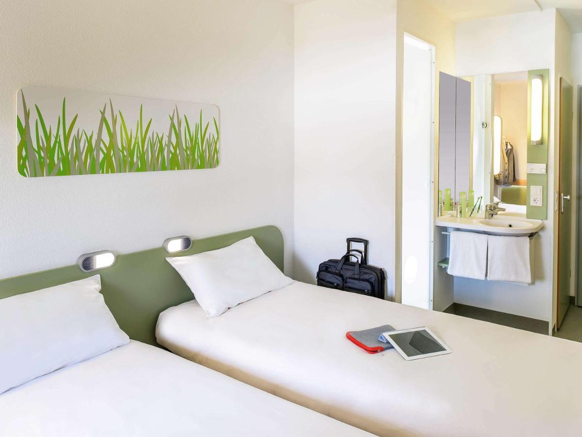 Ibis Budget Issoire Esterno foto
