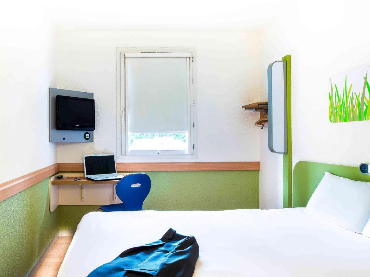 Ibis Budget Issoire Esterno foto