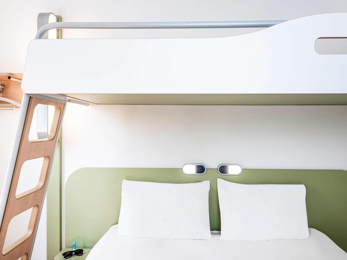Ibis Budget Issoire Esterno foto