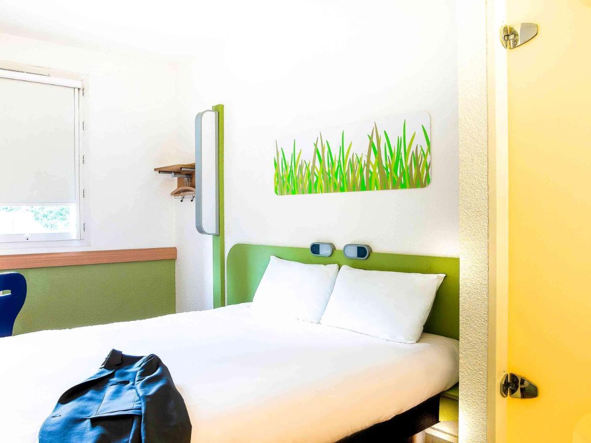 Ibis Budget Issoire Esterno foto