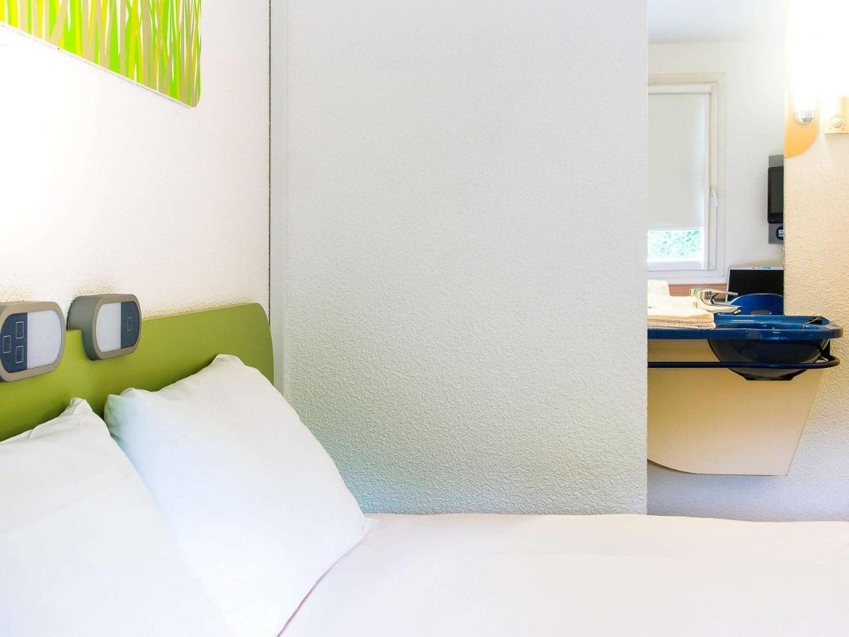 Ibis Budget Issoire Esterno foto