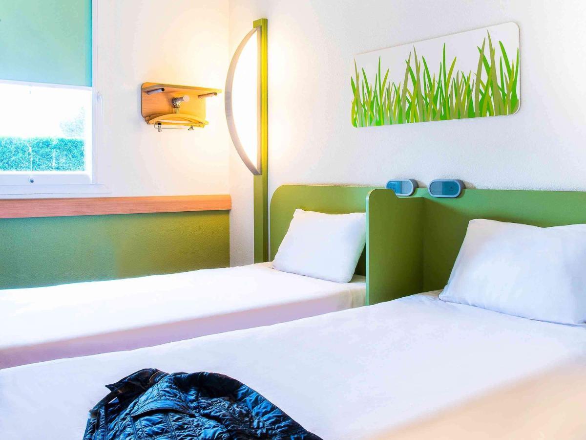 Ibis Budget Issoire Esterno foto
