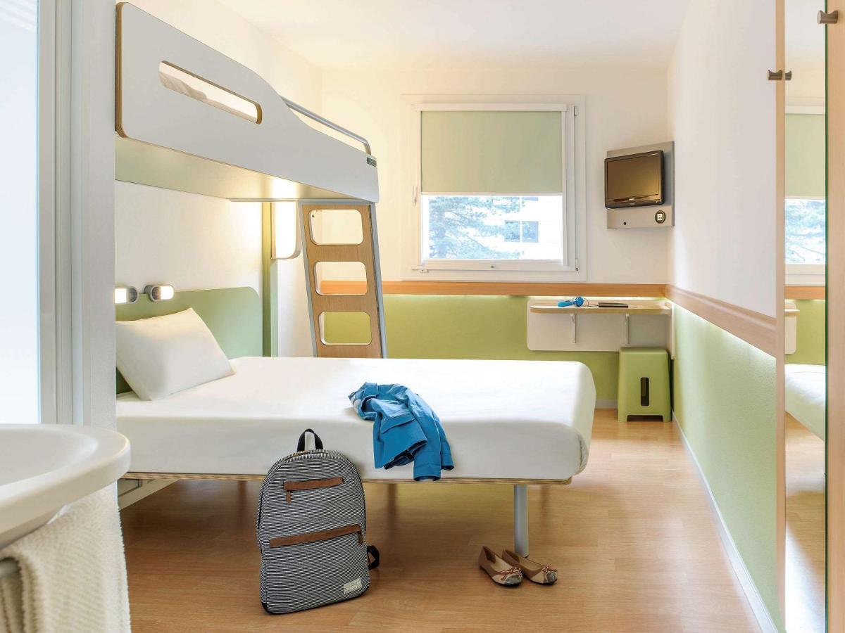 Ibis Budget Issoire Esterno foto